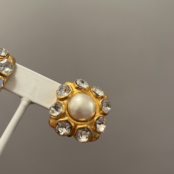 Chanel Gold and Pearl Earrings - Picture 7 of 8